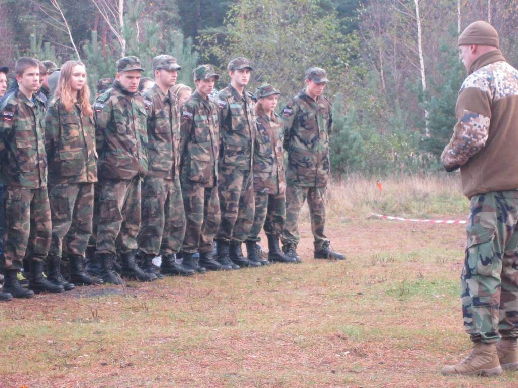 Foto no Lāčplēša balvas izcīņas 2012 - jaunsargu komandam. Tās notika Beberliņos un tajās piedalījās arī Liepājas apkaimnes novadu jaunsargu komandas.
Autors: ReKurZeme, portāls