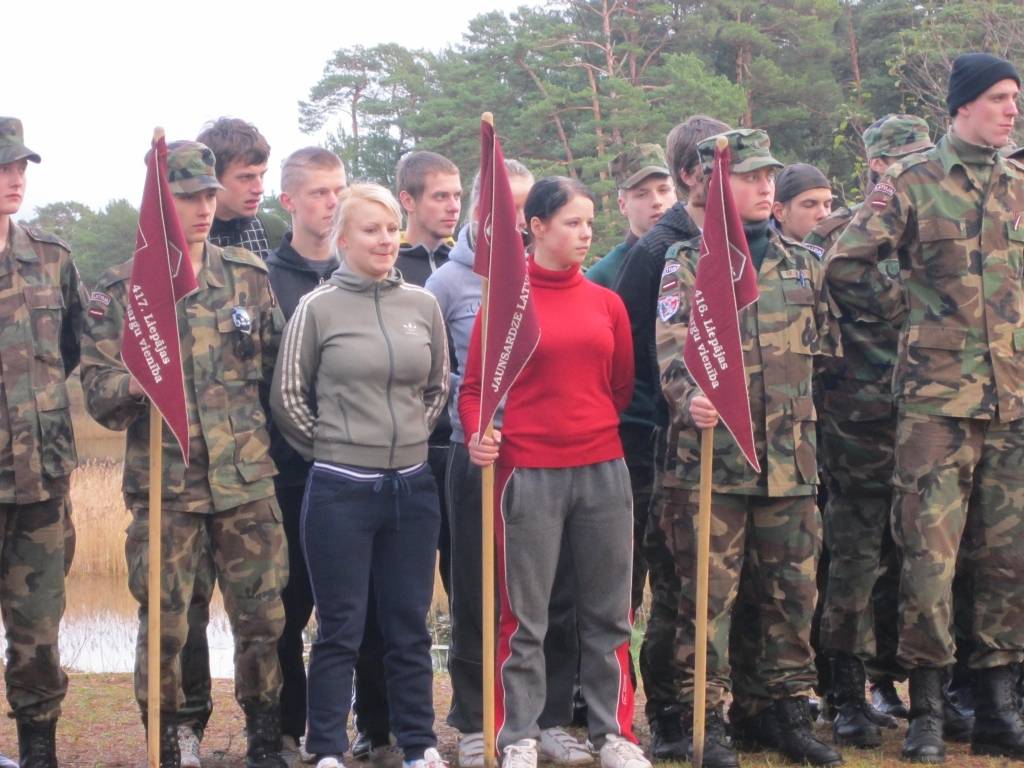 Foto no Lāčplēša balvas izcīņas 2012 - jaunsargu komandam. Tās notika Beberliņos un tajās piedalījās arī Liepājas apkaimnes novadu jaunsargu komandas.
Autors: ReKurZeme, portāls