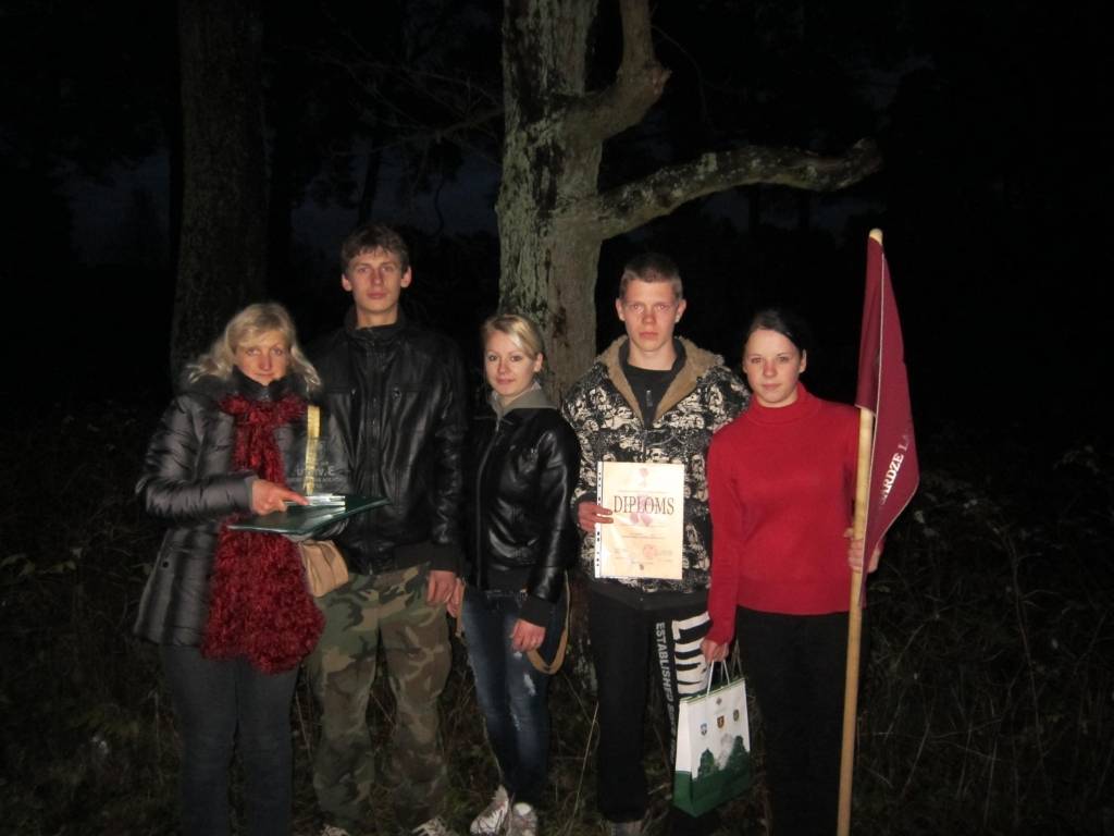 Foto no Lāčplēša balvas izcīņas 2012 - jaunsargu komandam. Tās notika Beberliņos un tajās piedalījās arī Liepājas apkaimnes novadu jaunsargu komandas.
Autors: ReKurZeme, portāls