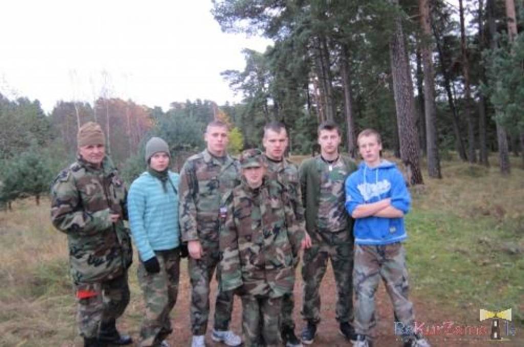 Foto no Lāčplēša balvas izcīņas 2012 - jaunsargu komandam. Tās notika Beberliņos un tajās piedalījās arī Liepājas apkaimnes novadu jaunsargu komandas.
Autors: ReKurZeme, portāls