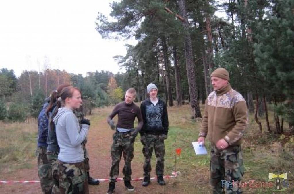 Foto no Lāčplēša balvas izcīņas 2012 - jaunsargu komandam. Tās notika Beberliņos un tajās piedalījās arī Liepājas apkaimnes novadu jaunsargu komandas.
Autors: ReKurZeme, portāls