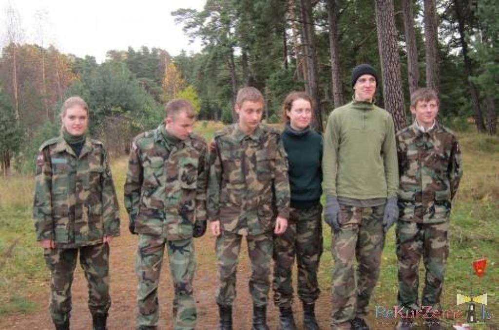 Foto no Lāčplēša balvas izcīņas 2012 - jaunsargu komandam. Tās notika Beberliņos un tajās piedalījās arī Liepājas apkaimnes novadu jaunsargu komandas.
Autors: ReKurZeme, portāls