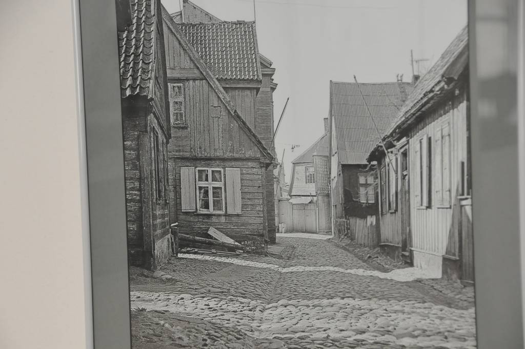 Aizputes novadpētniecības muzeja izstāžu zālē līdz 10. decembrim skatāma Liepājas Tautas fotostudijas veterāna un Starptautiskās fotomākslas federācijas mākslinieka Gunāra Kopštāla (AFIAP) 80 gadu jubilejai veltīta vērienīga soloizstāde...
Autors: ReKurZeme, portāls