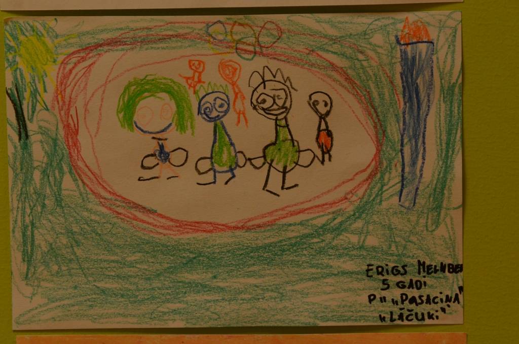 Aizputes novada sporta centrā "Lejaskurzeme" var skatīt Aizputes novada bērnu Olimpiskās dienas zīmējumus.
Autors: Uldis Dobelis