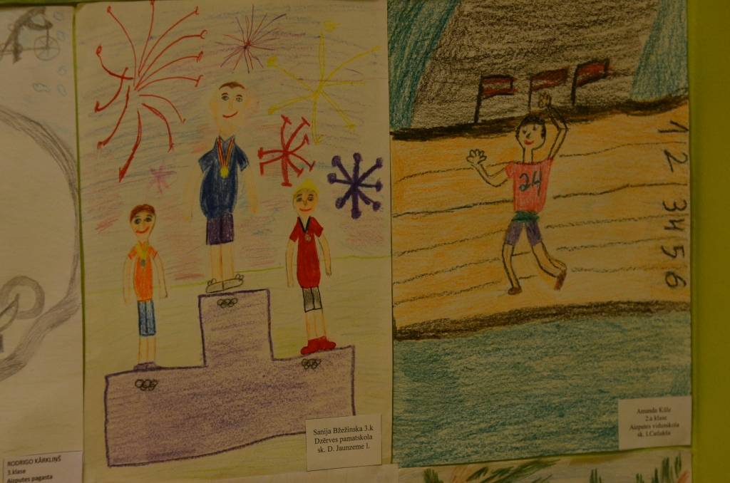 Aizputes novada sporta centrā "Lejaskurzeme" var skatīt Aizputes novada bērnu Olimpiskās dienas zīmējumus.
Autors: Uldis Dobelis
