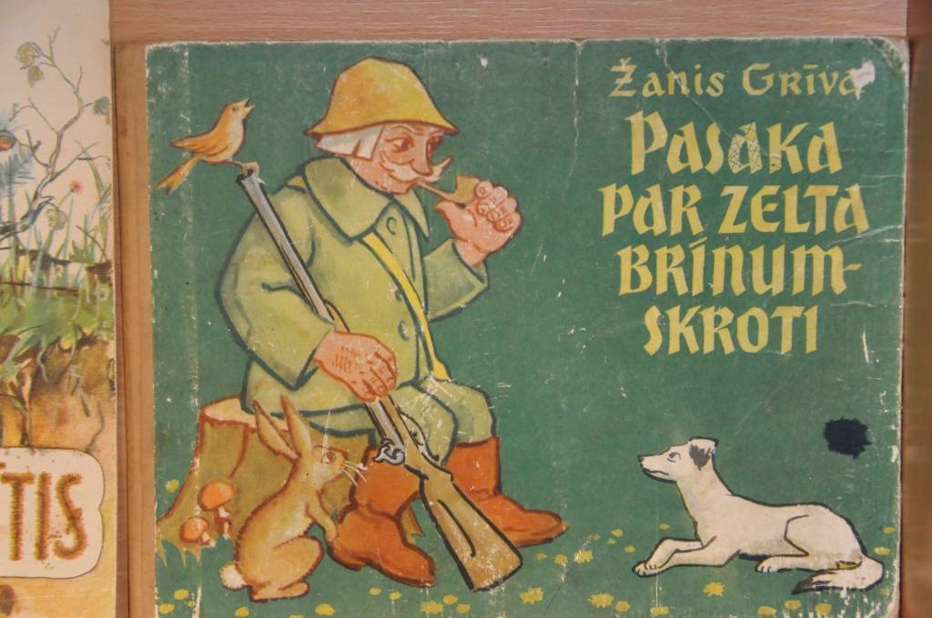 Kurzemes dizaina centrā sadarbībā ar papīra tirdzniecības kompāniju "Arctic Paper Baltic States" atklāta Latvijā izdoto ilustrēto bērnu grāmatu pirmizdevumu izstāde.
Izstāde līdz nākamā gada 15. februārim apskatāma "Jelgavas tipogrāfijas"...
Autors: ReKurZeme, portāls