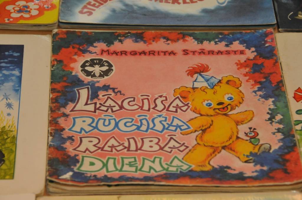 Kurzemes dizaina centrā sadarbībā ar papīra tirdzniecības kompāniju "Arctic Paper Baltic States" atklāta Latvijā izdoto ilustrēto bērnu grāmatu pirmizdevumu izstāde.
Izstāde līdz nākamā gada 15. februārim apskatāma "Jelgavas tipogrāfijas"...
Autors: ReKurZeme, portāls
