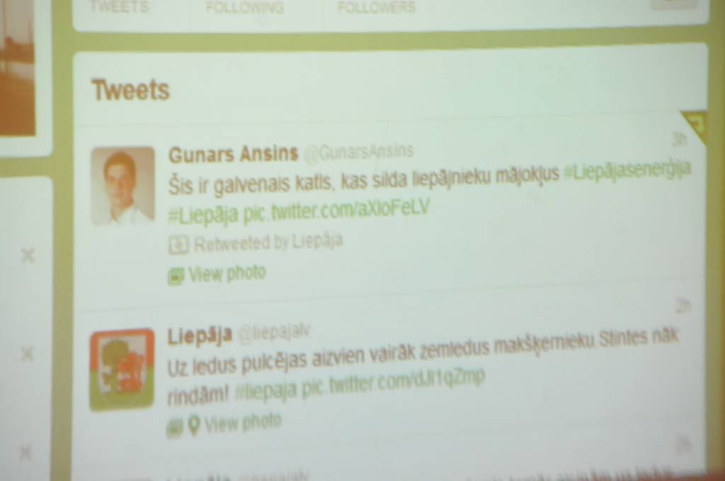 Otrdienas vakarā Liepājas domē uz tikšanos bija aicināti "Twitter.com" Liepājas domes profila @liepajalv sekotāji.
Klātesošos domes vadība - mērs Uldis Sesks un viņa vietnieks Gunārs Ansiņš informēja par Liepājā īstenotajiem un vēl...
Autors: ReKurZeme, portāls