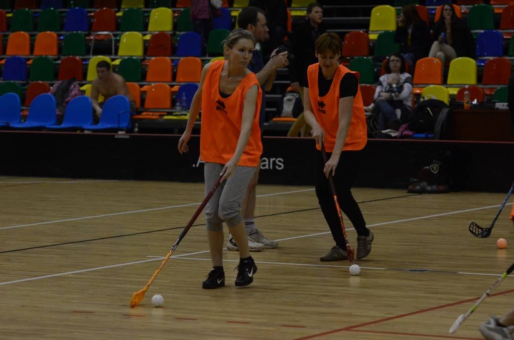 6. janvārī Liepājas Olimpiskajā centrā notika Liepājas florbola kluba "Kurši" vecāku Sporta diena.
Autors: Uldis Dobelis