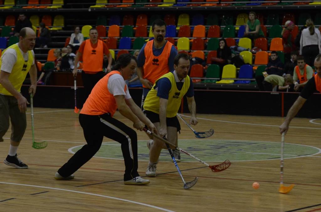 6. janvārī Liepājas Olimpiskajā centrā notika Liepājas florbola kluba "Kurši" vecāku Sporta diena.
Autors: Uldis Dobelis