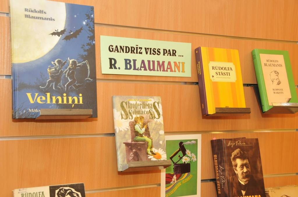 Bērnu bibliotēkā 