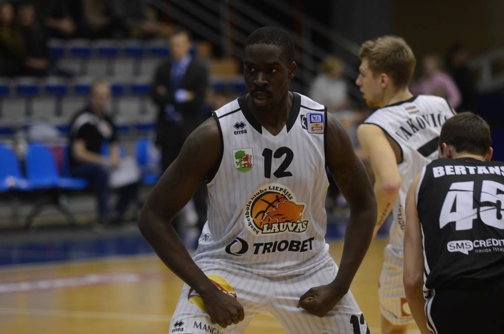 Džordžs Akpele
Autors: Uldis Dobelis