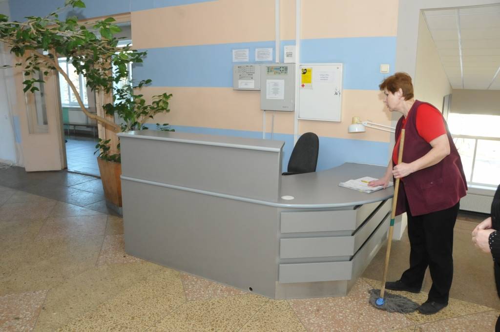 Liepājas Raiņa 6. vidusskolā atklāts atjaunotais vestibils, kurš tagad pārtapis par mājīgu un mūsdienīgu atpūtas vietu. 

Tagad skolēni un pedagogi atkal var izmantot skolas galvenās ieejas durvis, kas uz remonta laiku bija...
Autors: ReKurZeme, portāls