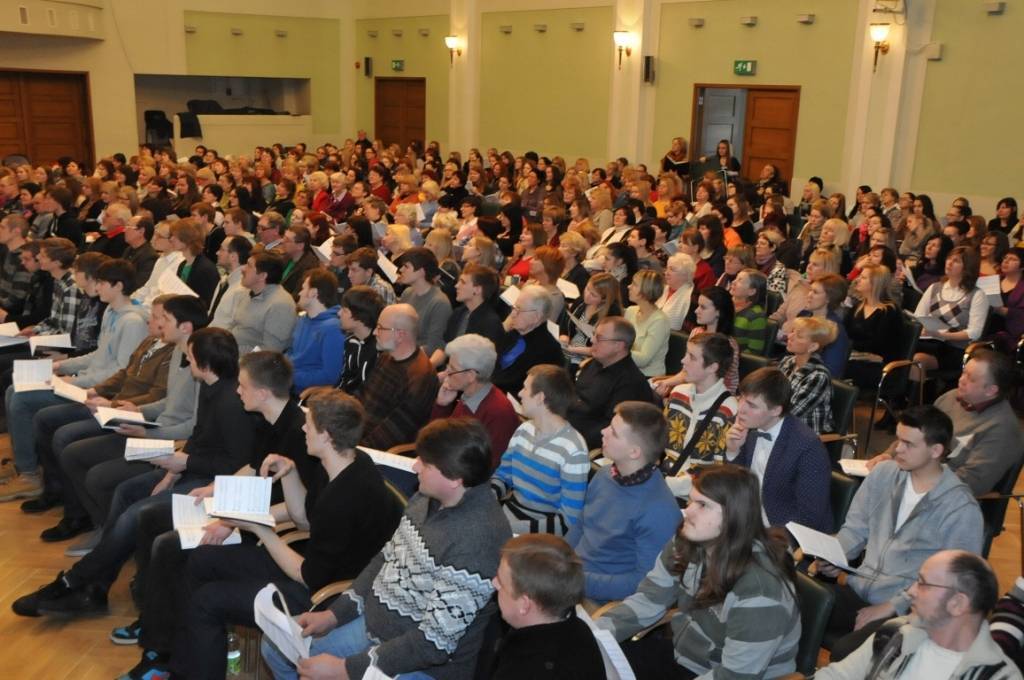 23. februārī, gatavojoties XXV Vispārējiem latviešu Dziesmu un XV Deju svētkiem, Liepājas Latviešu biedrības nama Lielajā zālē notika Liepājas pilsētas un Liepājas koru apriņķa (8 novadu) jaukto koru kopmēģinājums.
Autors: ReKurZeme, portāls