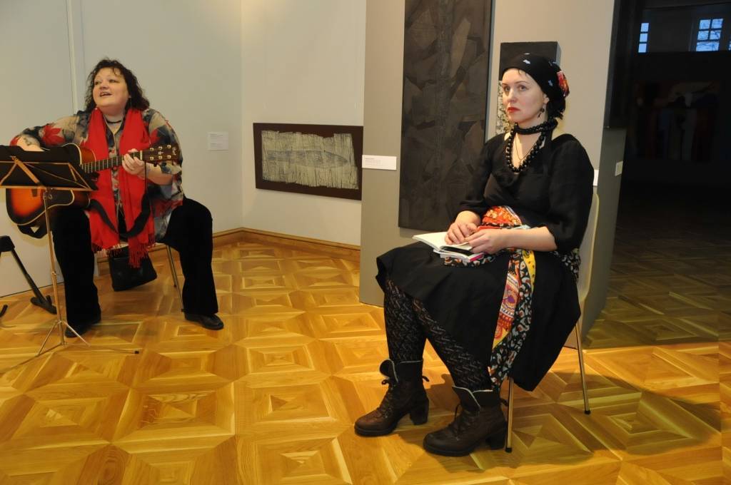 14. februārī Liepājas muzeja telpās Kūrmājas prospektā 16, Liepājā notika literāte Andras Manfeldes grāmatas "Dzimtenīte" atvēršana.
Autors: ReKurZeme, portāls