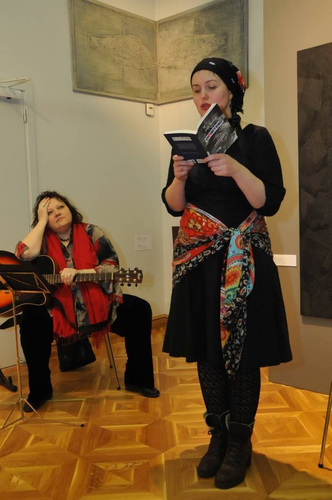 14. februārī Liepājas muzeja telpās Kūrmājas prospektā 16, Liepājā notika literāte Andras Manfeldes grāmatas "Dzimtenīte" atvēršana.
Autors: ReKurZeme, portāls