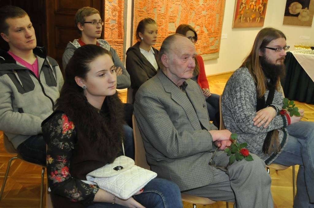 14. februārī Liepājas muzeja telpās Kūrmājas prospektā 16, Liepājā notika literāte Andras Manfeldes grāmatas "Dzimtenīte" atvēršana.
Autors: ReKurZeme, portāls