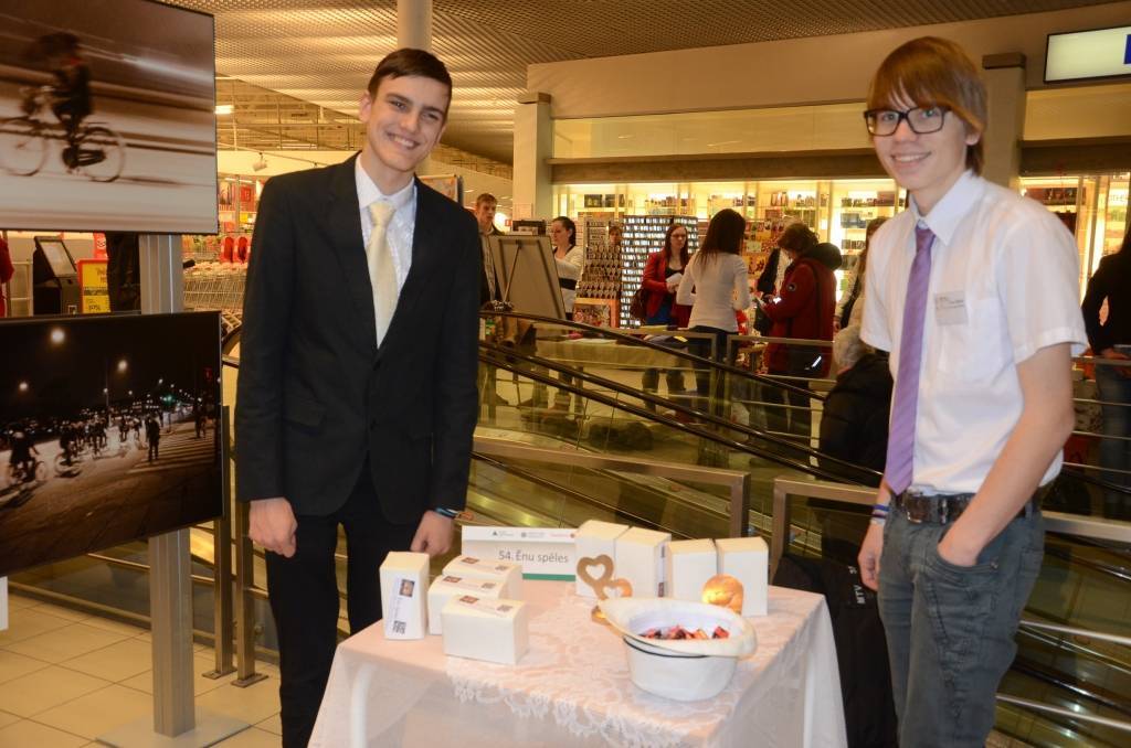 PIKC "Liepājas Valsts tehnikums" sadarbībā ar "Junior Achievement – Young Enterprise Latvija" 13. februārī organizēja Kurzemes Reģionālo skolēnu mācību uzņēmumu (SMU) Valentīndienas gadatirgu tirdzniecības centrā " Ostmala".
SMU sniegumu,...
Autors: Ilze Vainovska