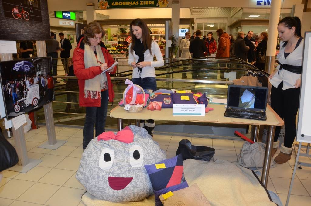 PIKC "Liepājas Valsts tehnikums" sadarbībā ar "Junior Achievement – Young Enterprise Latvija" 13. februārī organizēja Kurzemes Reģionālo skolēnu mācību uzņēmumu (SMU) Valentīndienas gadatirgu tirdzniecības centrā " Ostmala".
SMU sniegumu,...
Autors: Ilze Vainovska