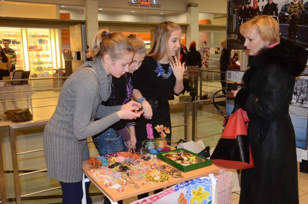 PIKC "Liepājas Valsts tehnikums" sadarbībā ar "Junior Achievement – Young Enterprise Latvija" 13. februārī organizēja Kurzemes Reģionālo skolēnu mācību uzņēmumu (SMU) Valentīndienas gadatirgu tirdzniecības centrā " Ostmala".
SMU sniegumu,...
Autors: Ilze Vainovska