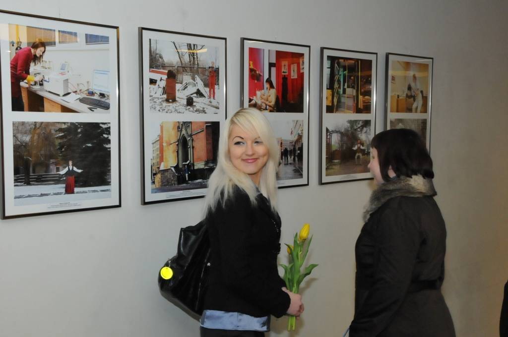 12. februārī Liepājas Olimpiskā centra foajē pie Rožu zāles tika atklāta Liepājas Tautas mākslas un kultūras centra fotostudijas "FOTAST" dalībnieces un latviešu tautas deju entuziastes Ievas Lūkas personālizstāde "Es mācēju danci vest".
Autors: ReKurZeme, portāls