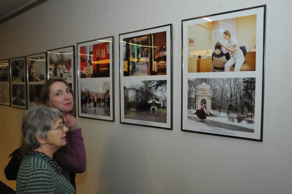 12. februārī Liepājas Olimpiskā centra foajē pie Rožu zāles tika atklāta Liepājas Tautas mākslas un kultūras centra fotostudijas "FOTAST" dalībnieces un latviešu tautas deju entuziastes Ievas Lūkas personālizstāde "Es mācēju danci vest".
Autors: ReKurZeme, portāls