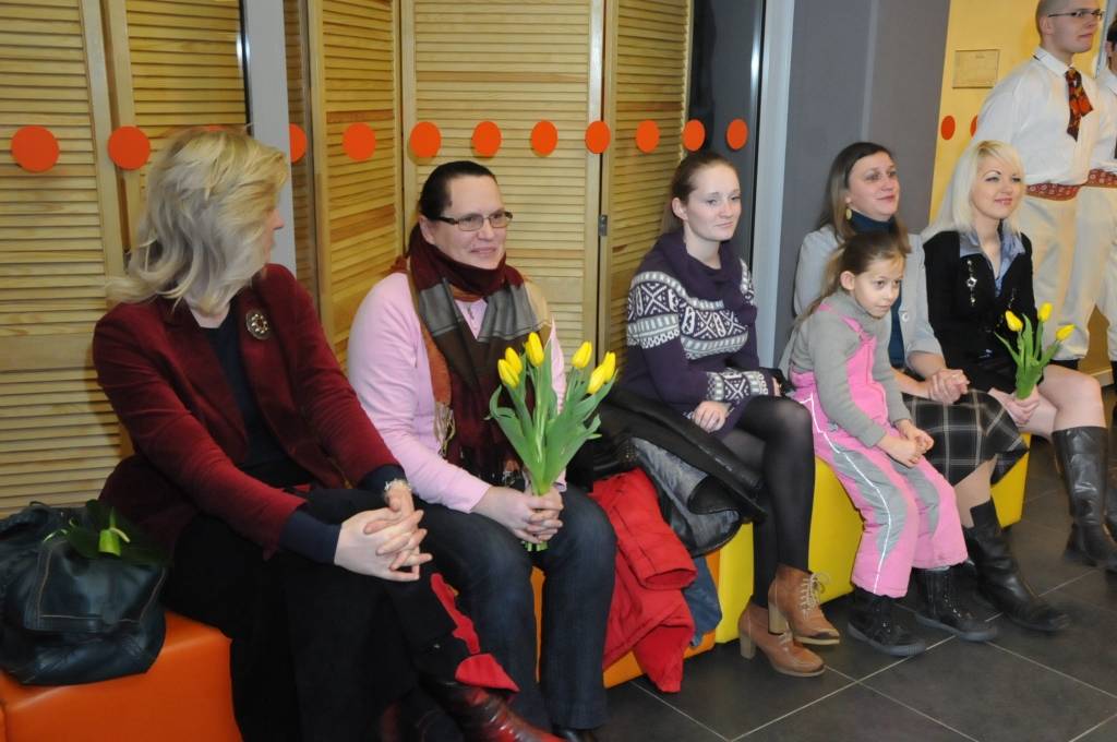 12. februārī Liepājas Olimpiskā centra foajē pie Rožu zāles tika atklāta Liepājas Tautas mākslas un kultūras centra fotostudijas "FOTAST" dalībnieces un latviešu tautas deju entuziastes Ievas Lūkas personālizstāde "Es mācēju danci vest".
Autors: ReKurZeme, portāls