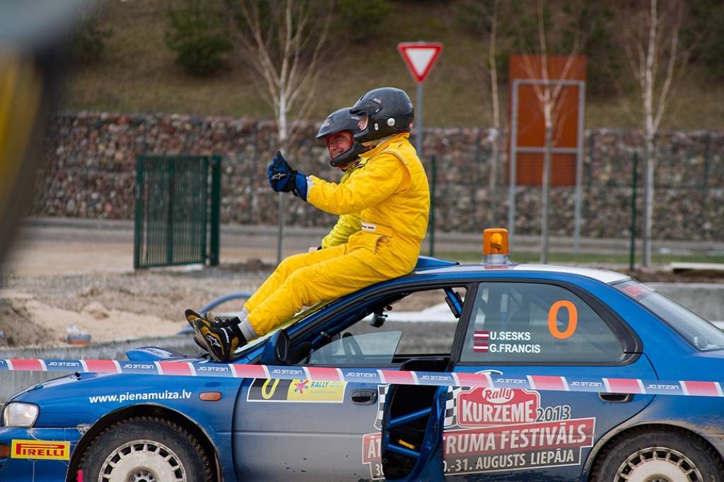 Bildes no Eiropas rallija čempionāta otrā posma - rallija "Liepāja-Ventspils" - pēdējā ātrumposma "Ventspils kalns".