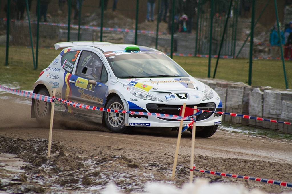 Bildes no Eiropas rallija čempionāta otrā posma - rallija "Liepāja-Ventspils" - pēdējā ātrumposma "Ventspils kalns".
