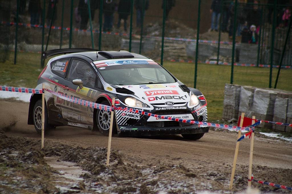 Bildes no Eiropas rallija čempionāta otrā posma - rallija "Liepāja-Ventspils" - pēdējā ātrumposma "Ventspils kalns".