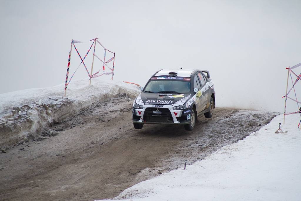 Bildes no Eiropas rallija čempionāta otrā posma - rallija "Liepāja-Ventspils" - pēdējā ātrumposma "Ventspils kalns".