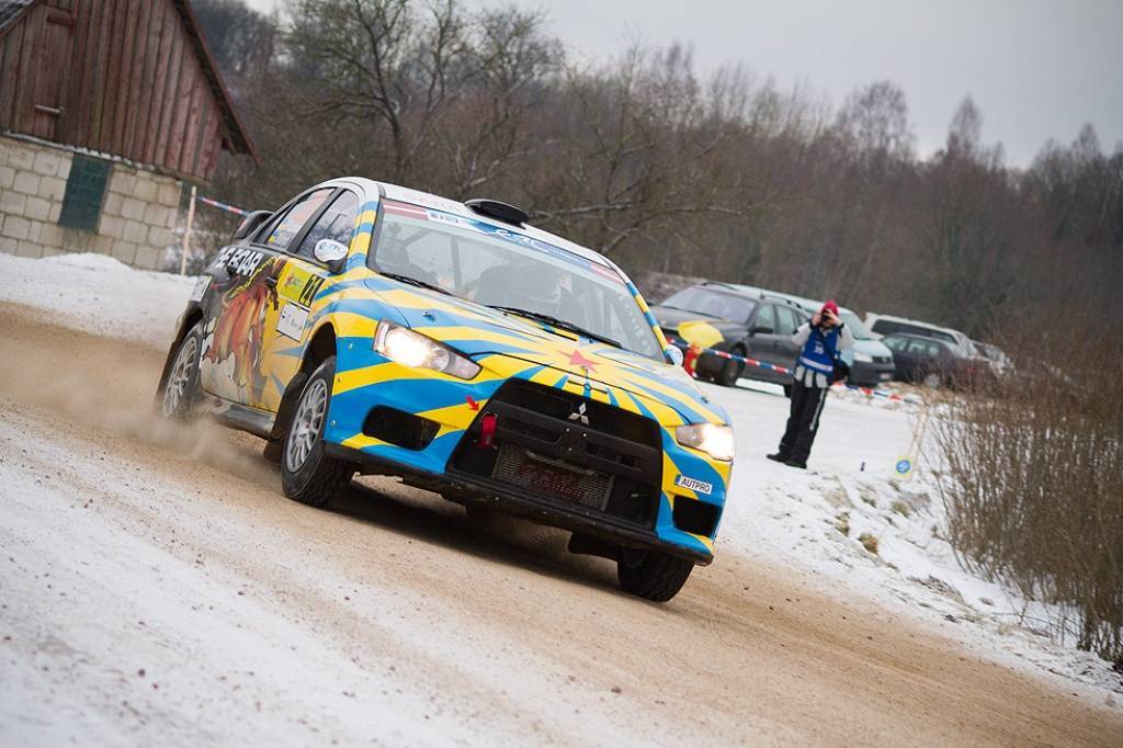 Bildes no Eiropas rallija čempionāta otrā posma - rallija "Liepāja-Ventspils" - otrās dienas.