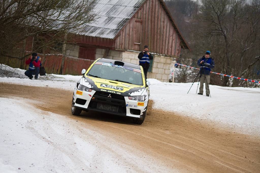 Bildes no Eiropas rallija čempionāta otrā posma - rallija "Liepāja-Ventspils" - otrās dienas.
