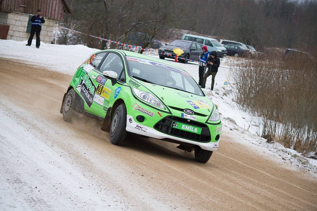 Bildes no Eiropas rallija čempionāta otrā posma - rallija "Liepāja-Ventspils" - otrās dienas.