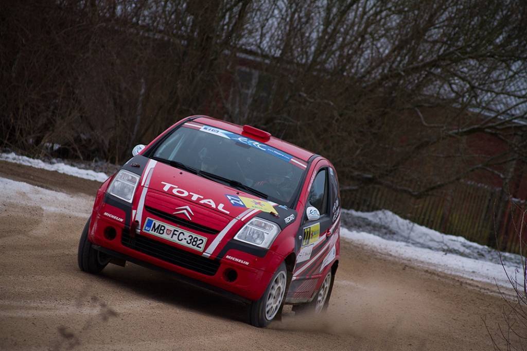 Bildes no Eiropas rallija čempionāta otrā posma - rallija "Liepāja-Ventspils" - otrās dienas.