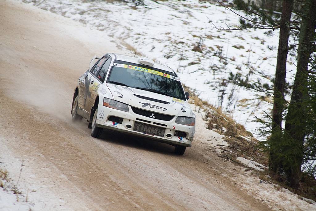 Bildes no Eiropas rallija čempionāta otrā posma - rallija "Liepāja-Ventspils" - otrās dienas.