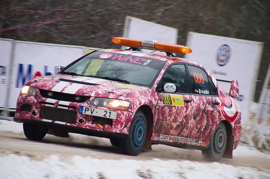 Bildes no Eiropas rallija čempionāta otrā posma - rallija "Liepāja-Ventspils" - otrās dienas.