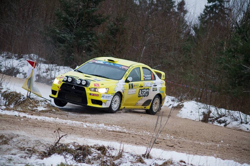Bildes no Eiropas rallija čempionāta otrā posma - rallija "Liepāja-Ventspils" - otrās dienas.