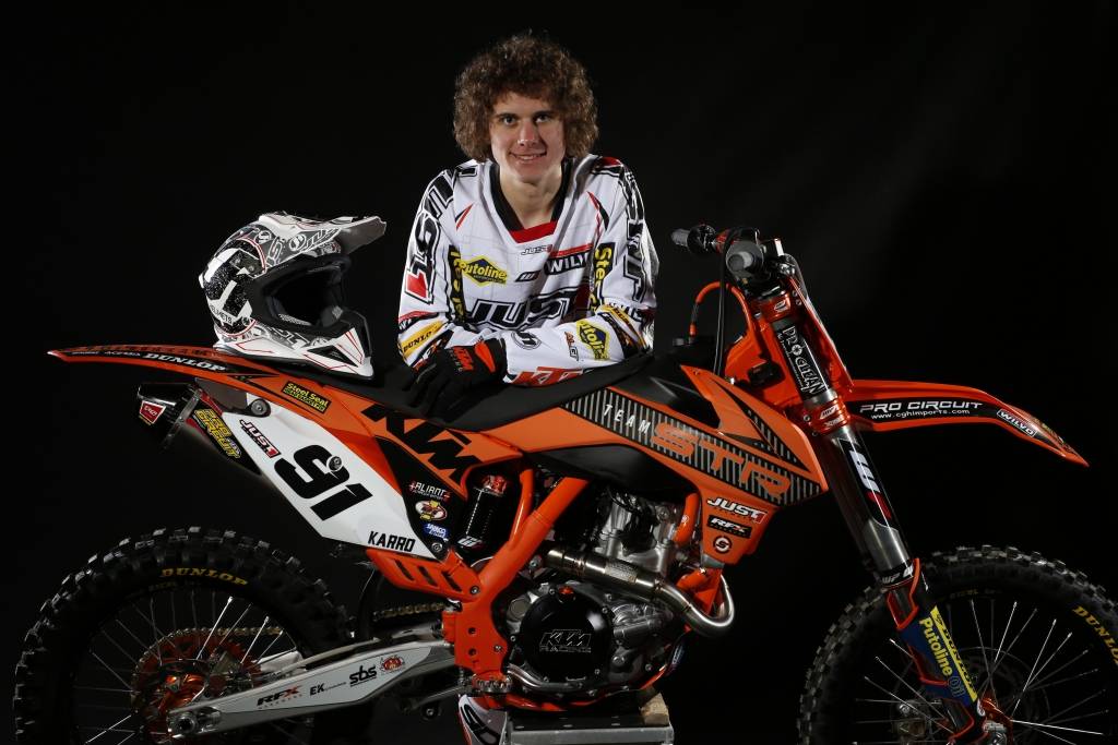 Autors: Ray Archer, www.steveturnerracing.com