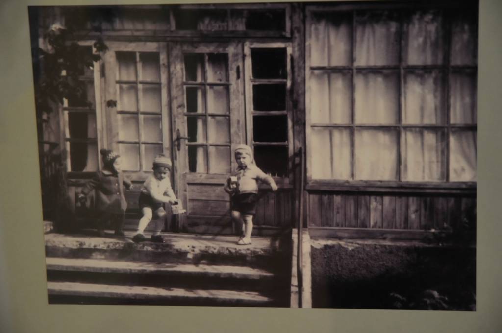 Grobiņā Zentas Mauriņas piemiņas istabās joprojām apskatāma foto izstāde "Grobiņas hronika fotogrāfijās", kas tika uzstādīta par godu pilsētas 318. dzimšanas dienai, kas tika atzīmēta februāra beigās.
Grobiņnieki aicinājumam nest uz Zentas...
Autors: Ieva Kupše