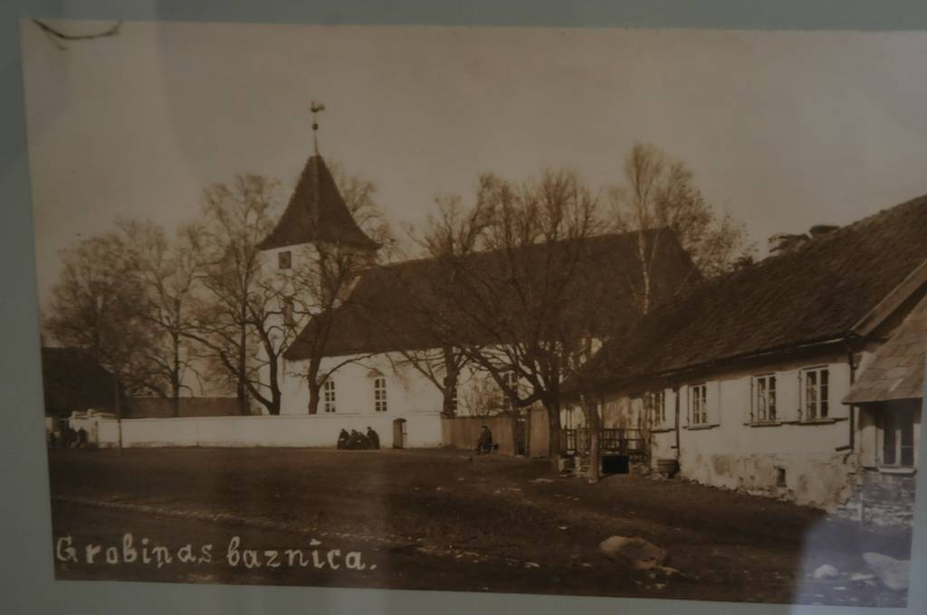 Grobiņā Zentas Mauriņas piemiņas istabās joprojām apskatāma foto izstāde "Grobiņas hronika fotogrāfijās", kas tika uzstādīta par godu pilsētas 318. dzimšanas dienai, kas tika atzīmēta februāra beigās.
Grobiņnieki aicinājumam nest uz Zentas...
Autors: Ieva Kupše