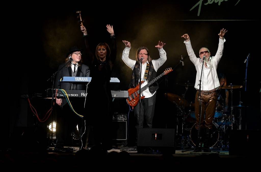 23. martā grupa "Pērkons" koncertturnejas "Sapumpurots zars" laikā viesojās Kuldīgas Kultūras centrā. Grupa koncertos dodas par godu dziedātajas Ievas Akurāteres un komponista Jura Kulakova 55 gadu jubilejai. 2. augustā "Pērkons" uzstāsies...
Autors: Uldis Dobelis