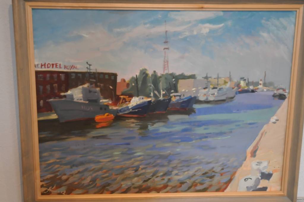 Līdz 28. aprīlim Liepājas muzeja ēkā K. Ukstiņa ielā pirmajā stāvā skatāma starptautiskā gleznotāju un zīmētāju plenēra "Liepājas marīna ‘12” atlasīto darbu izstāde. Piekto reizi šāda izstāde top kā veltījums pilsētas dzimšanas dienai....
Autors: Ilze Vainovska