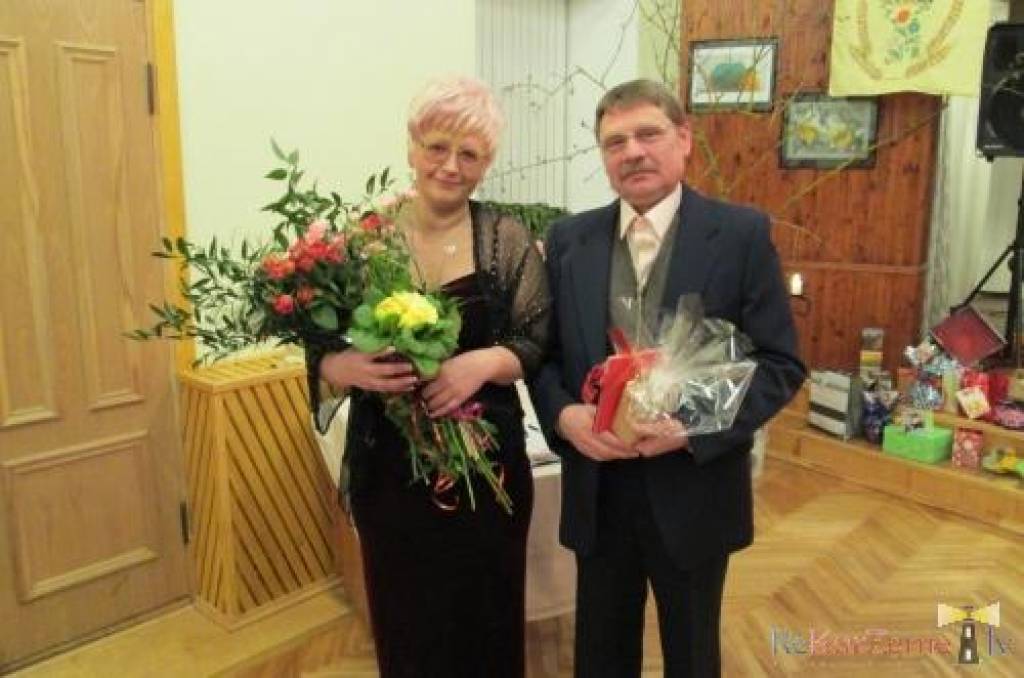 Ik gadu marta mēnesī Vērgalē un Ziemupē tiek atzīmēti ģimeņu vakari, kuros tiek godinātas stiprās ģimenes. 

Vērgalē ģimeņu vakars šogad notika 8. martā. Jaukas tikšanās un atkalredzēšanās 8.marta – Sieviešu dienas noskaņās, kuras...
Autors: Ieva Kupše