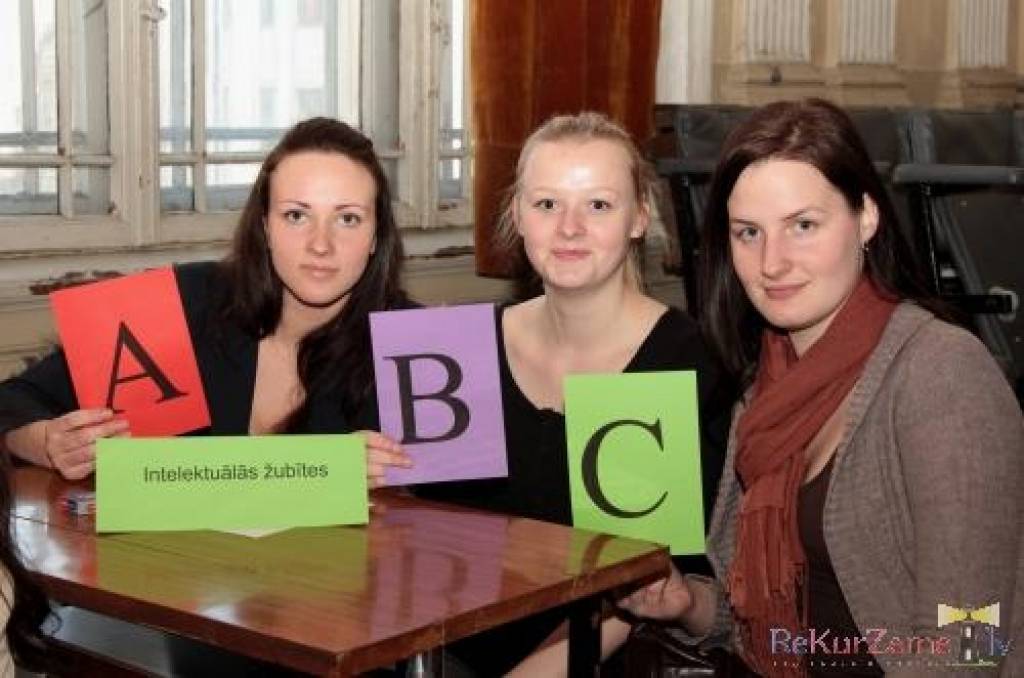 13. martā piekto gadu pēc kārtas Liepājas Universitātē, Kr. Valdemāra ielā 4, norisinājās Studentu padomes organizētā intelektuālā spēle 