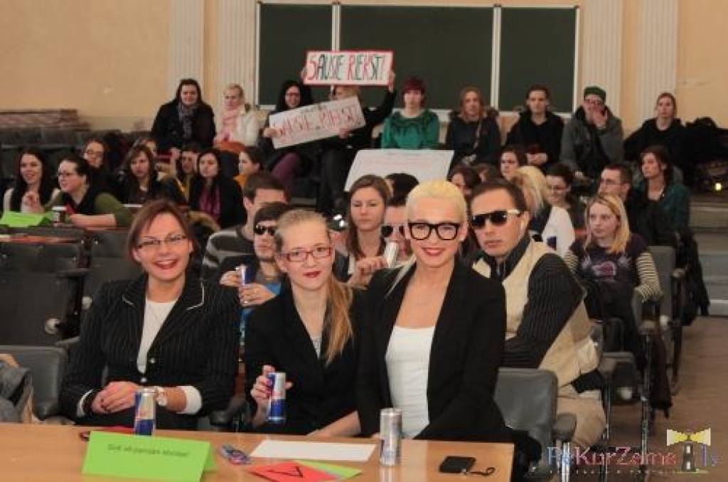 13. martā piekto gadu pēc kārtas Liepājas Universitātē, Kr. Valdemāra ielā 4, norisinājās Studentu padomes organizētā intelektuālā spēle "Erudīts".
Šogad titulu "Erudīts 2012" ieguva komanda "Neloģiskās atbildes", kuru pārstāvēja studiju...
Autors: ReKurZeme, portāls