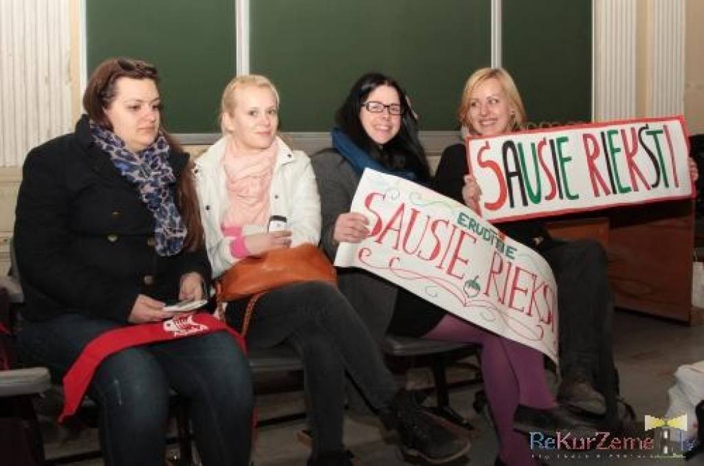13. martā piekto gadu pēc kārtas Liepājas Universitātē, Kr. Valdemāra ielā 4, norisinājās Studentu padomes organizētā intelektuālā spēle "Erudīts".
Šogad titulu "Erudīts 2012" ieguva komanda "Neloģiskās atbildes", kuru pārstāvēja studiju...
Autors: ReKurZeme, portāls