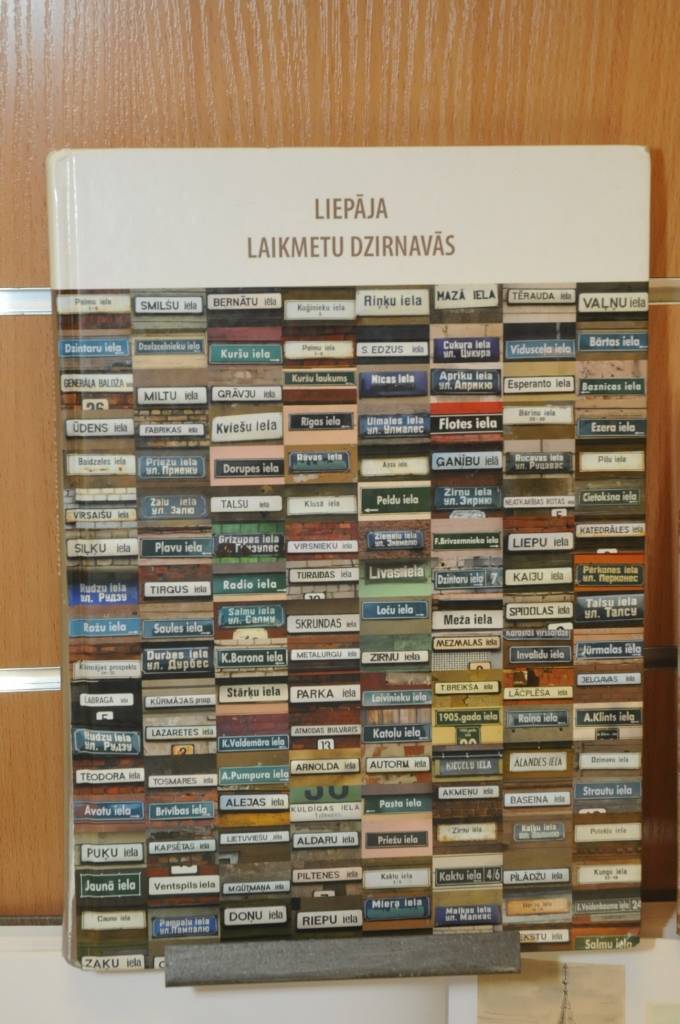 Bērnu bibliotēkā "Vecliepājas Rūķis" skatāma literatūras izstāde par Liepājas arhitektūru - par Liepāju: kādu redzam, saprotam, pieņemam un mīlam.
Izstādes nosaukums "Mana mīļā Liepāja".
Autors: ReKurZeme, portāls