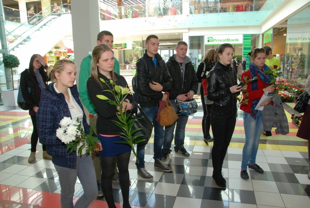 Oskars Mellums ir no Priekules, bet jau otro gadu mācās PIKC "Liepājas Valsts tehnikums" 2. kursā par automehāniķi. Viņa aizraušanās ir velotriāls un viss, kas saistās ar sportu un automašīnām. Zīmējot Oskars izmanto pašus vienkāršākos...
Autors: ReKurZeme, portāls