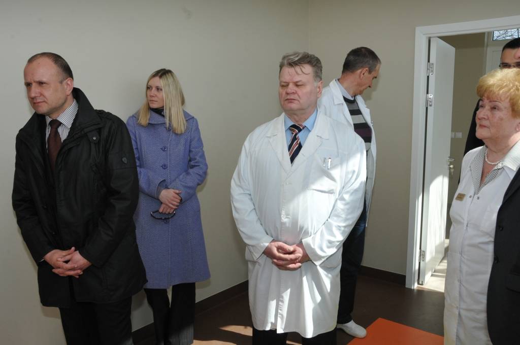 Vērienīga rekonstrukcija veikta SIA "Piejūras slimnīcā", kur īstenota Psihiatrijas klīnikas renovācijas projekta otrā kārta.
Telpas ekspluatācijā nodos šonedēļ. Tām interjeru veidojusi māksliniece Zigrīda Atāle.
Darbus objektā veic...
Autors: ReKurZeme, portāls